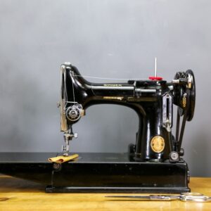 Excellent Serviced 1952 Singer 221k Featherweight Sewing Machine + Warranty